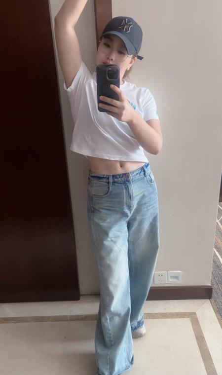 闷骚眼镜姐