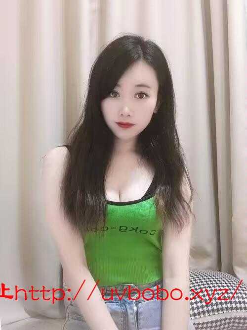 丰满少妇白嫩大胸