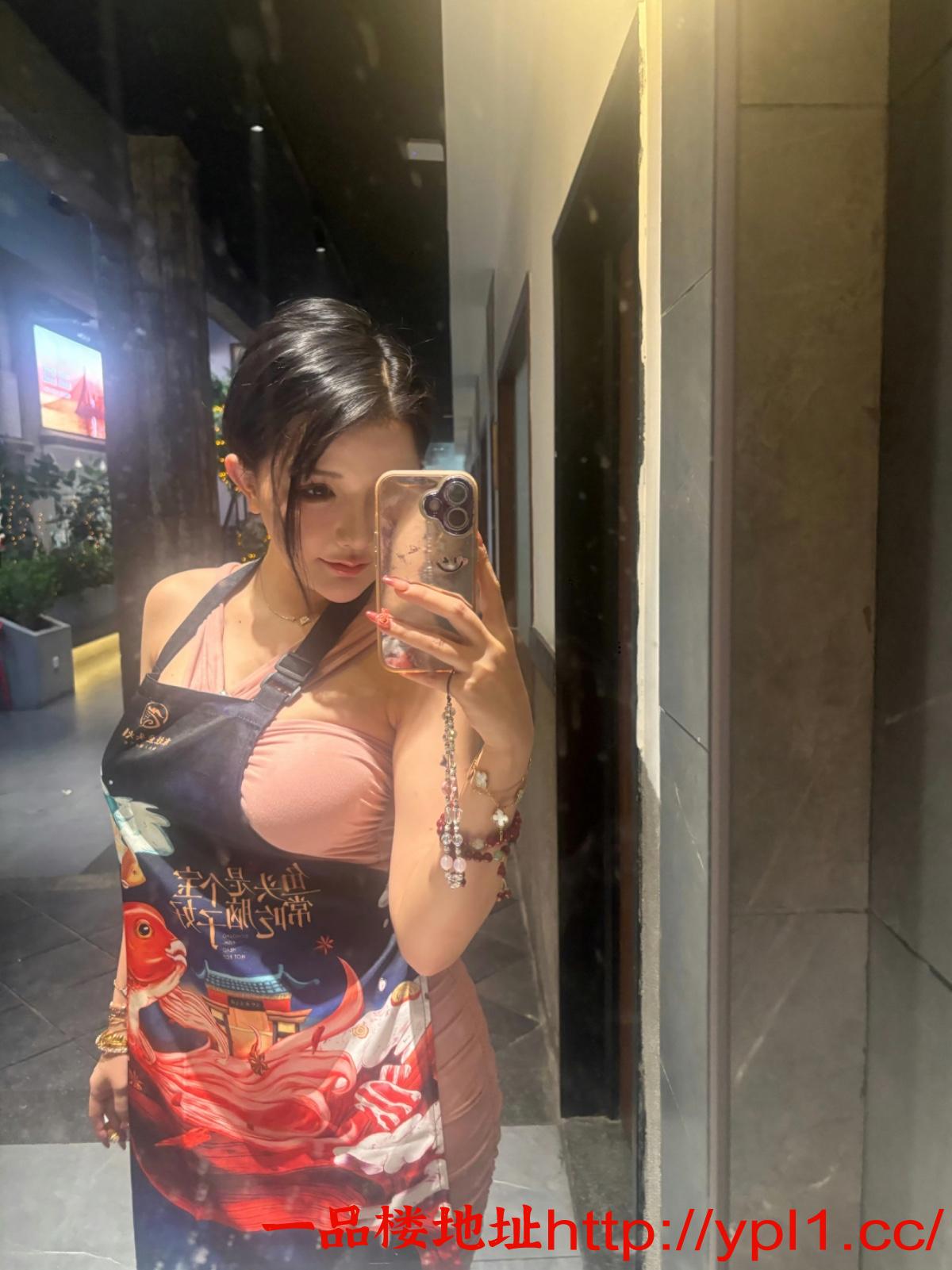 00后甜妹