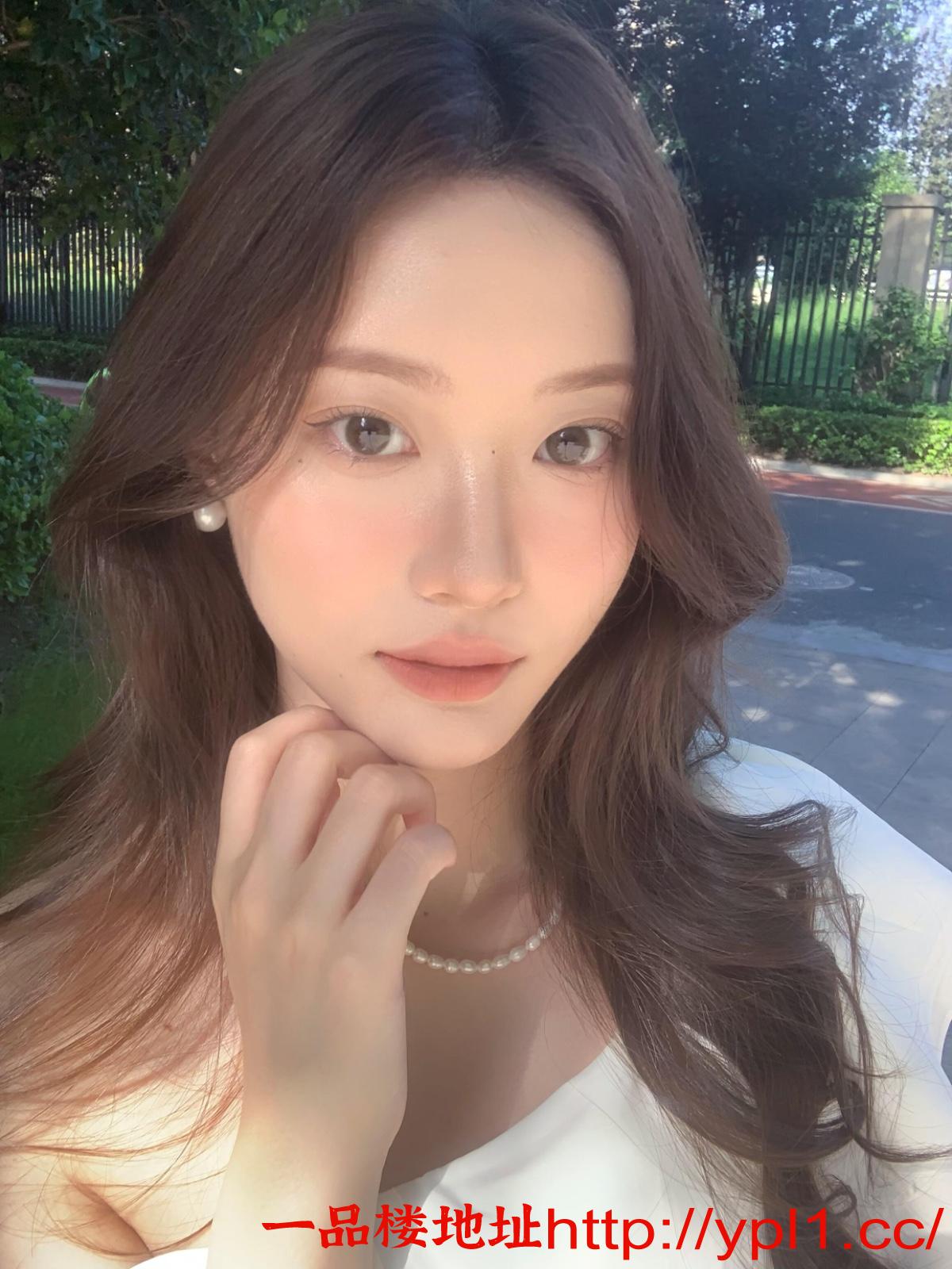 妩媚风韵静宝