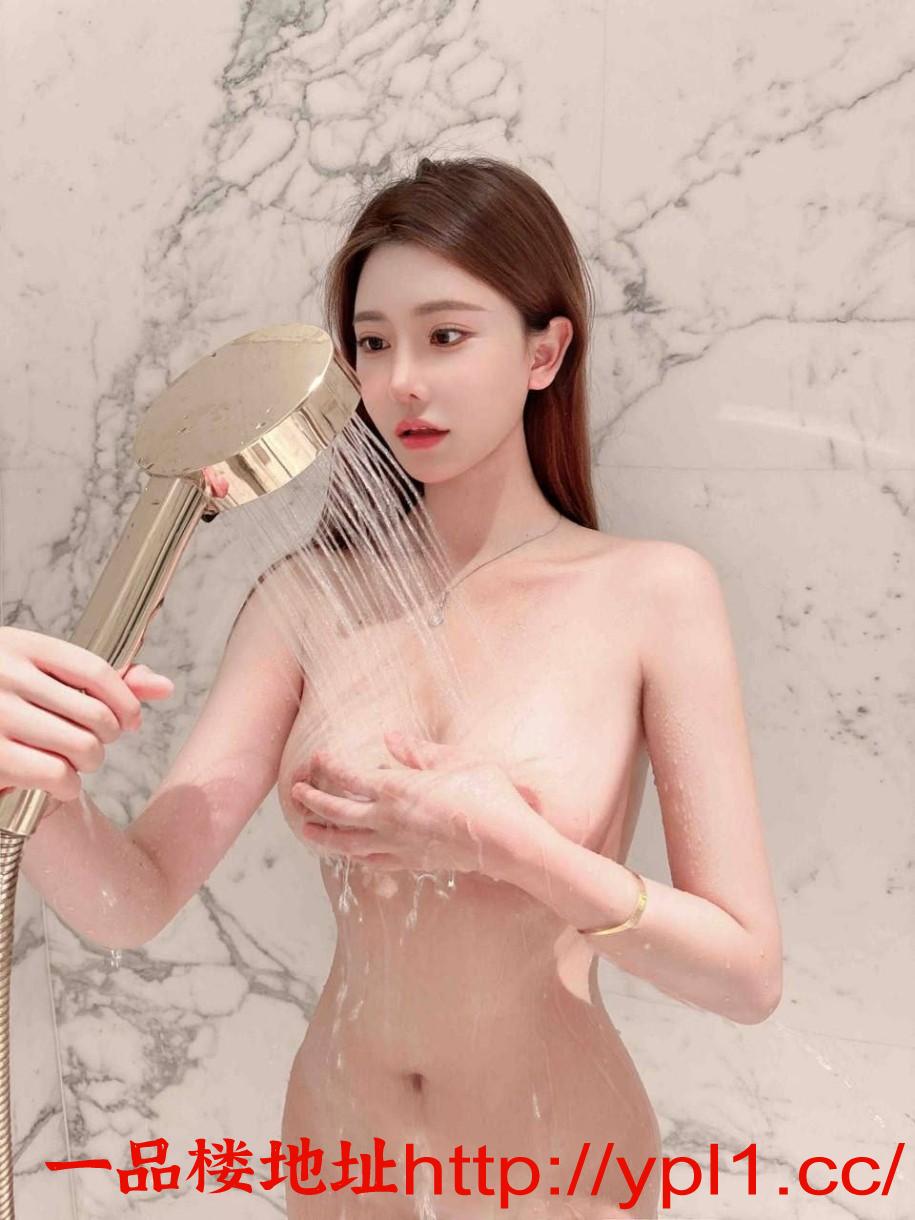 服务一流性感制服诱惑大奶美女