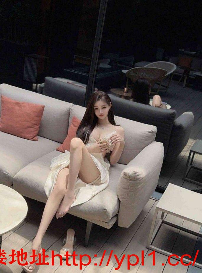 粉嫩多汁逼紧致小骚逼 可外出