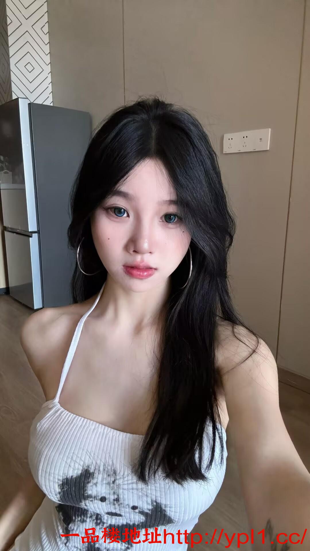 粉嫩尤物白虎鲍鱼艺术生妹妹