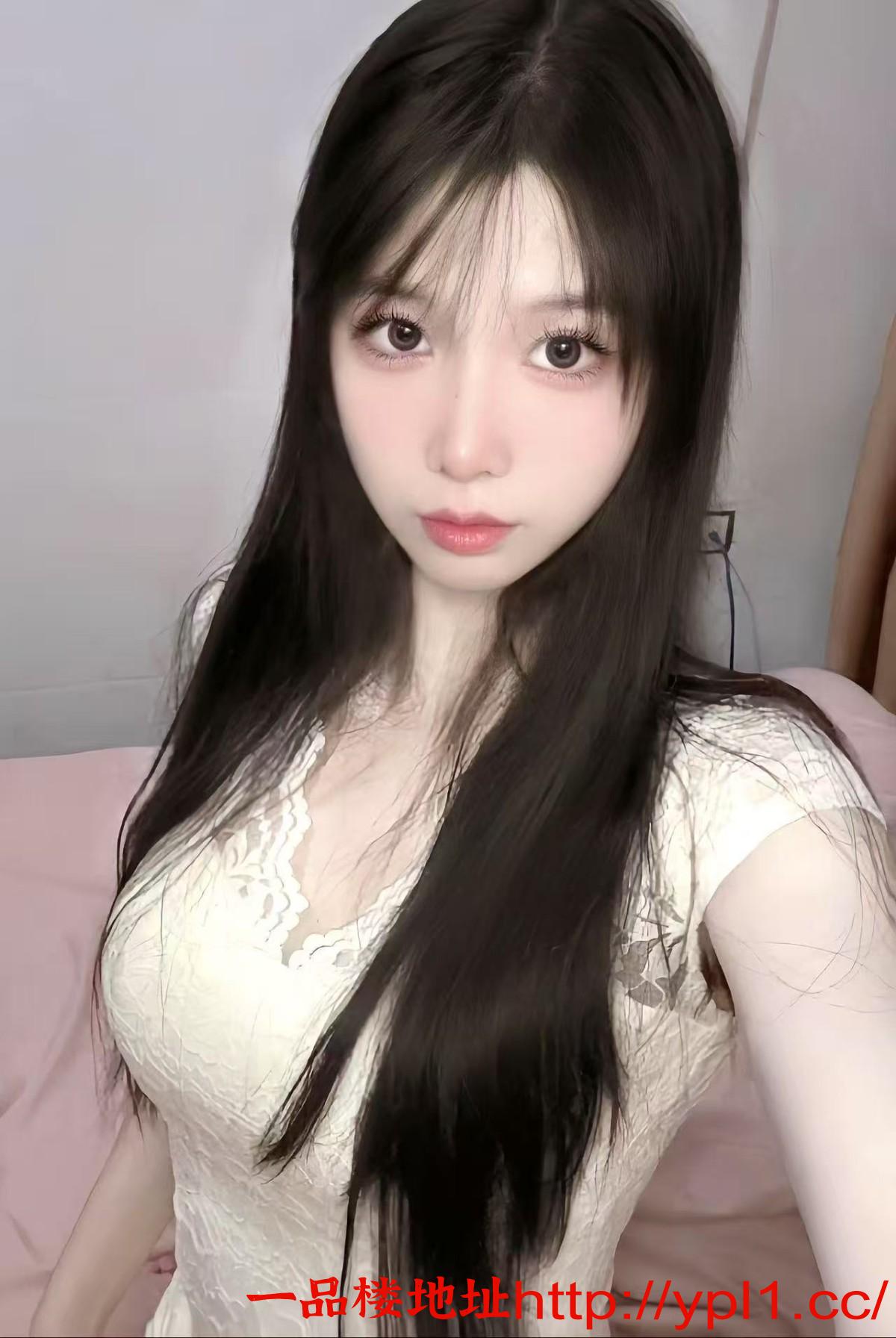 大胸嫩妹