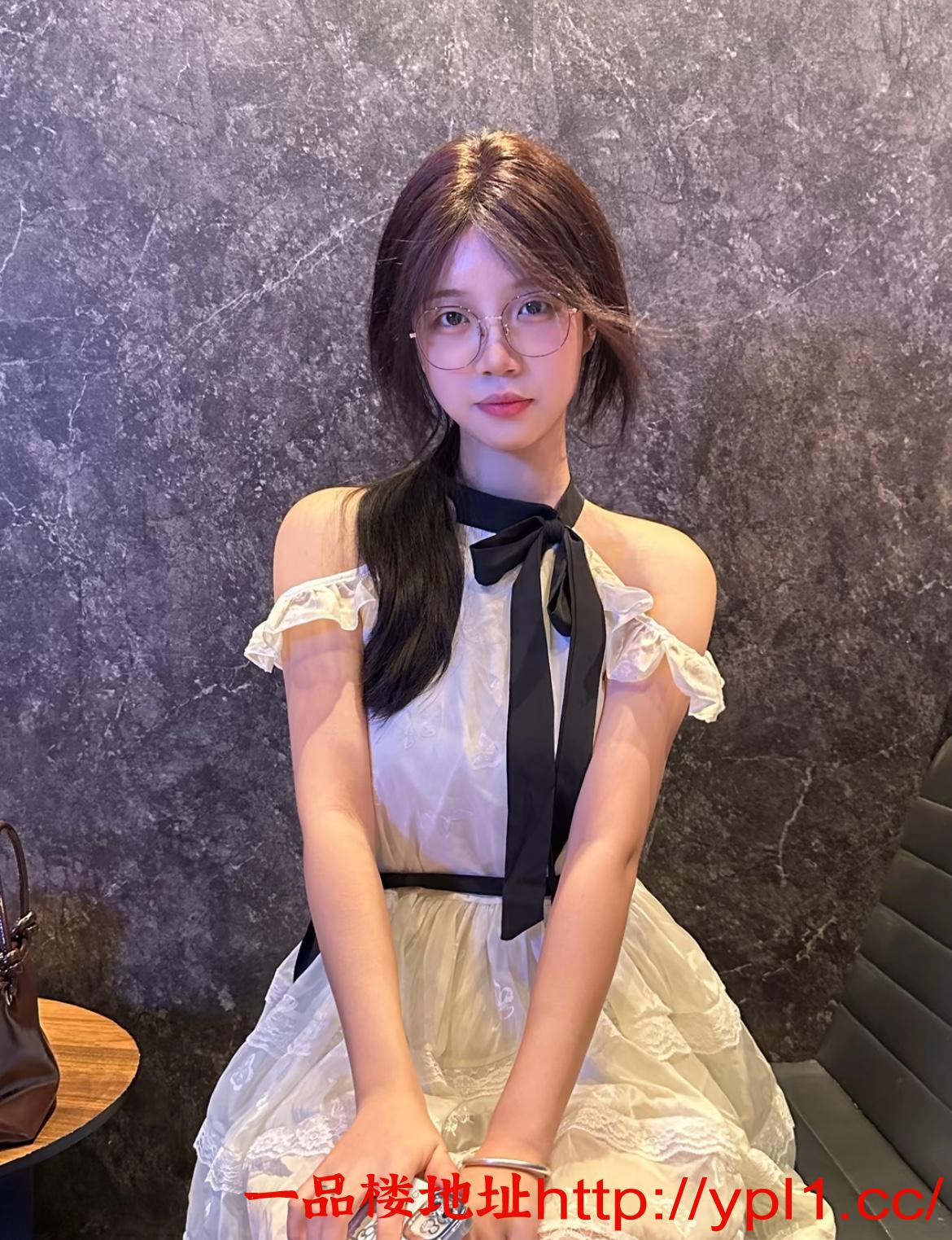 清纯御妹妹，制服很骚，服务也很主动可上门有地方