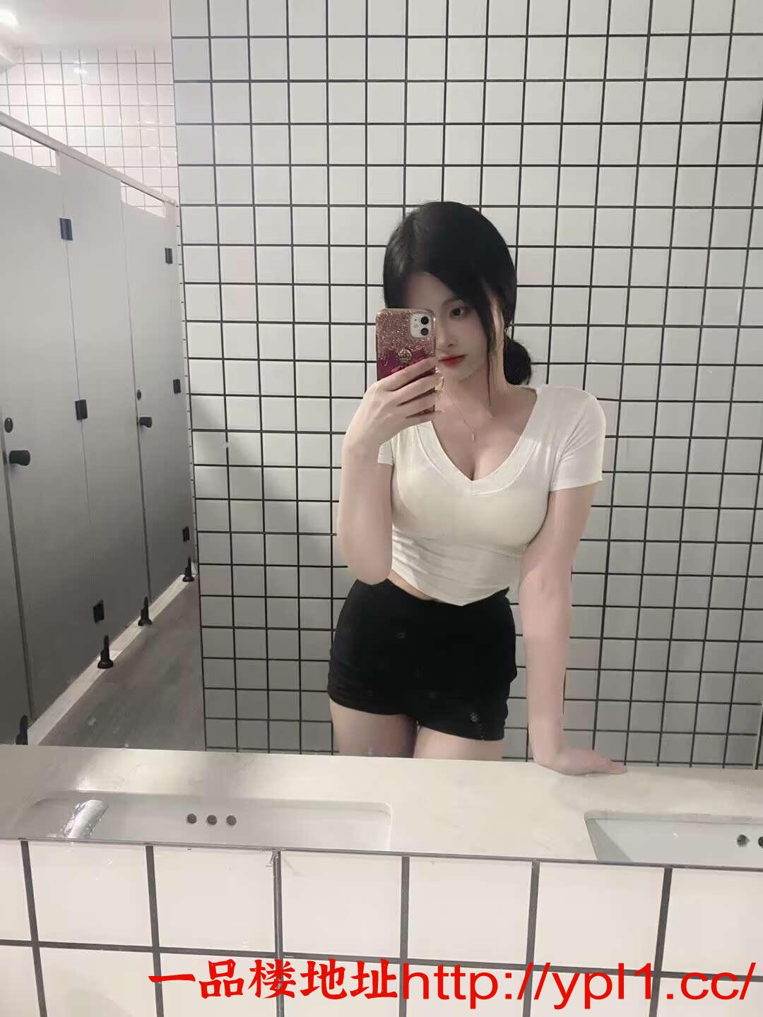 苗条小甜妹