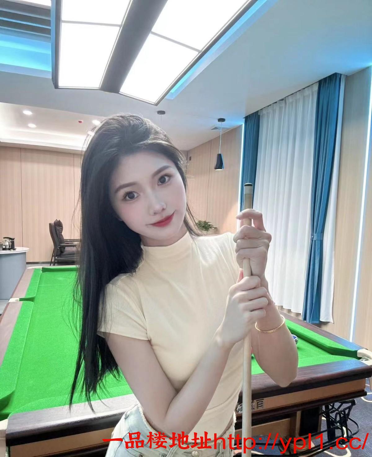 台球俱乐部小妹刚下海不久租房兼职