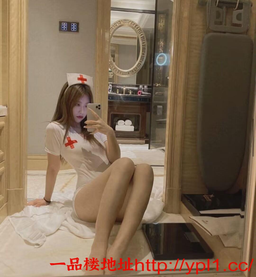 操翻爆乳御姐
